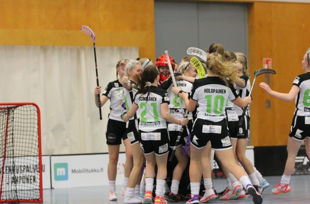 T16 tytöt pelaavat SM-sarjassa kaudella 2021-2022
