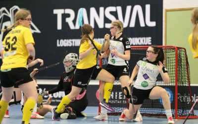 T16 tytöillä tasaiset SM-sarja pelit Mosahallilla